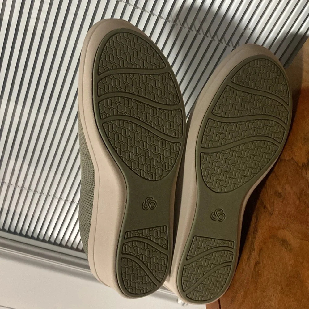 Cloudsteppers By Clarks - Soft Cushion - Light Gr… - image 5